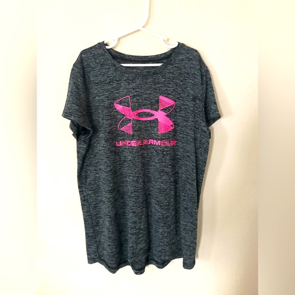 Under Armour Other - UNDER ARMOUR girls black t-shirt